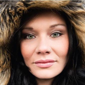 woman in fur hat